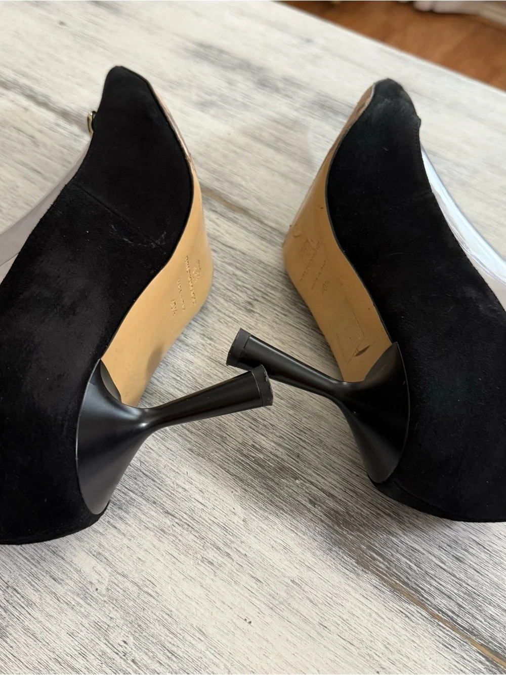 Bruno Magli elegant black